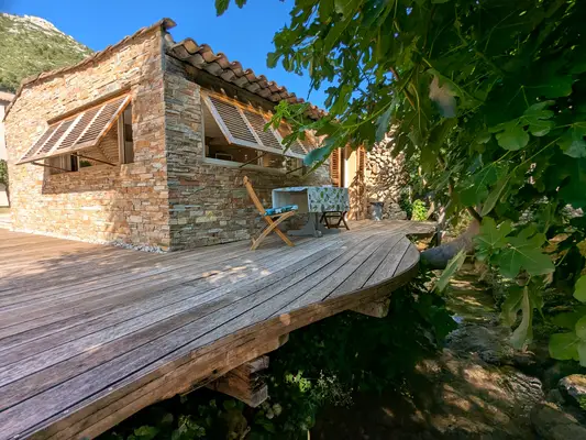 Gîte - Les Pieds dans l'eau - @ Manoir de Gémenos